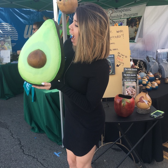 ♥️MEET YOUR POSHER! - Picture 2 of 4